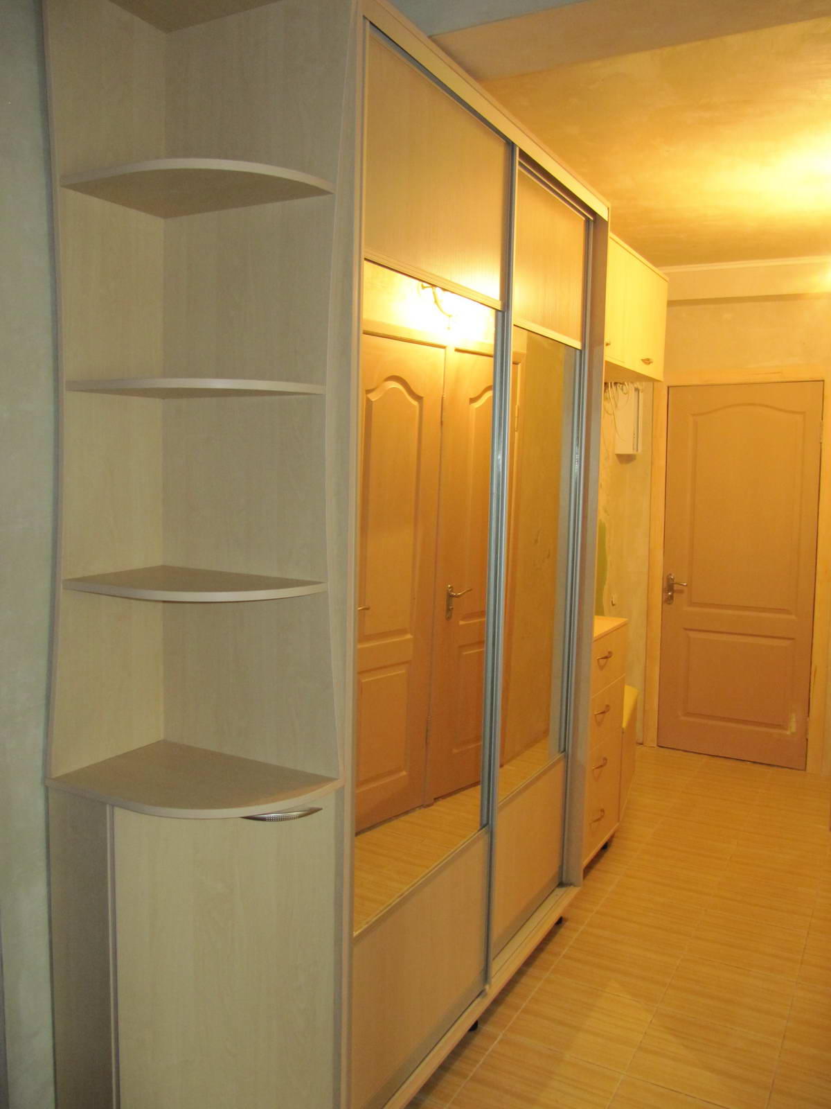 Шкафы в узкий коридор фото